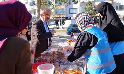 Bayburt'ta Filistin için kurulan hayır çarşıları yoğun ilgi gördü