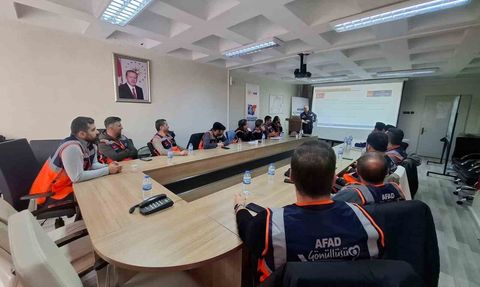 Bayburt'ta MEB AKUB ekiplerine Destek AFAD Gönüllüsü eğitimi başladı