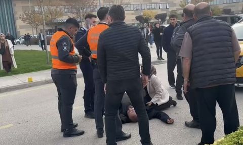 Bursa Şehir Hastanesi önünde yaya kazası: taksi çarptı