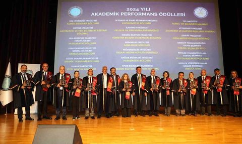 BUÜ 2024 Akademik Performans Ödülleri sahiplerini açıkladı