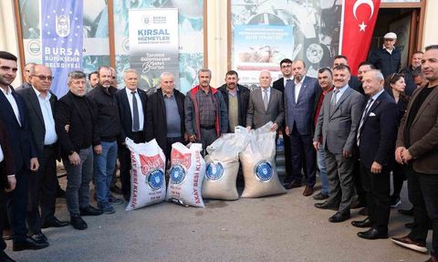 Büyükşehir'den Gürsu’daki küçükbaş üreticilere yem ve aşı desteği