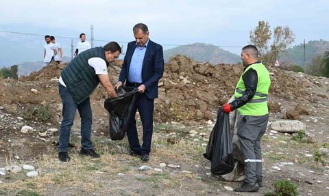 Çamyuva Sahili'nde Daha Temiz Bir Kemer temizlik etkinliği