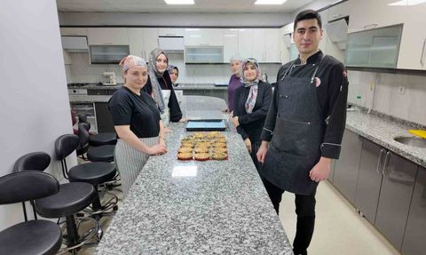 Çayırova'da Pastacılık Kursu Başladı
