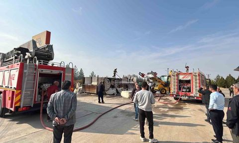 Çınar'da tırdaki pamuk alev aldı — itfaiye facianın önünü aldı