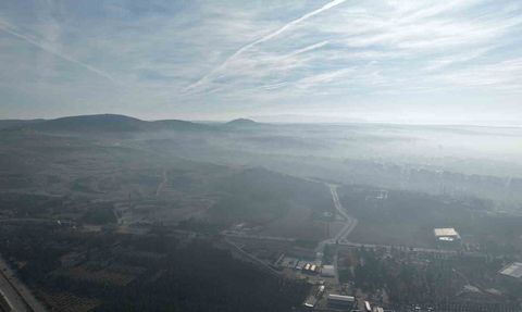 Çorum'da sabah sisleri kent merkezini etkiledi