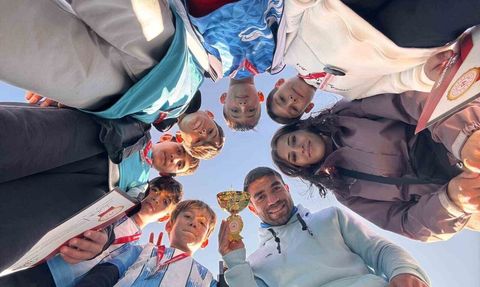 Cumhuriyet Ortaokulu'ndan atletizmde çifte başarı