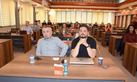 Denizli Ticaret Odası'nda Üretken Yapay Zekâyla Verimlilik Tartışıldı