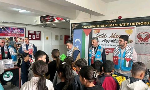 Develi'de 'İyilik Manavı' ile Filistinli çocuklara destek