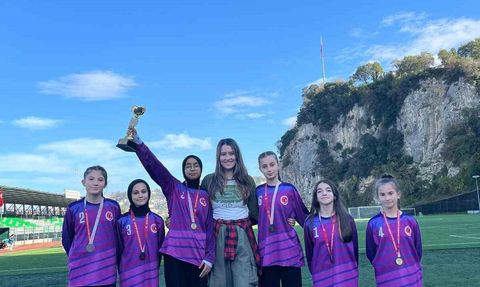 Devrekli İmam Hatipli öğrenciler Zonguldak ilinde derece elde etti