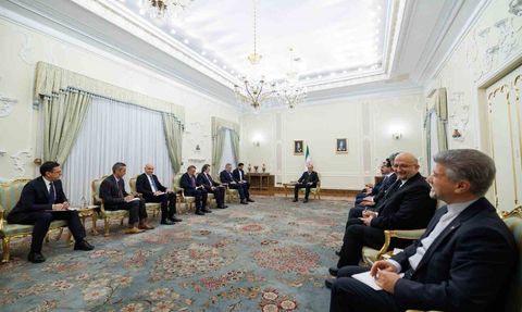 Dışişleri Bakanı Hakan Fidan, İran Cumhurbaşkanı Mesud Pezeşkiyan ile Tahran'da görüştü