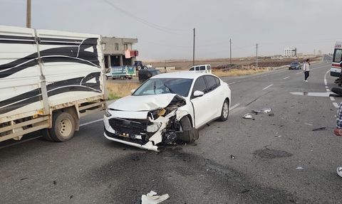 Diyarbakır Bağlar'da traktör ile otomobil çarpıştı — 1 yaralı