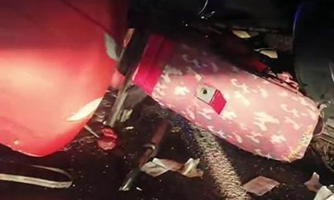 Diyarbakır-Hani yolunda traktör ile hafif ticari araç kafa kafaya çarpıştı: 2 yaralı