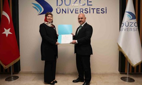 Düzce Üniversitesi öğretim üyelerine başarı belgeleri takdim edildi