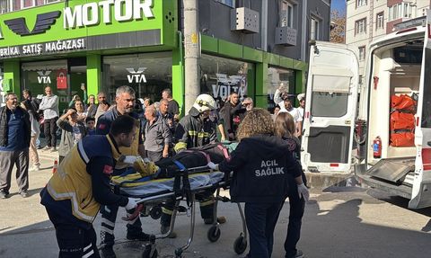 Edirne'de Fırına Giren Otomobil Kazasında 4 Yaralı