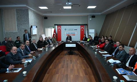 Edirne'de Muhtemel Depremlere Karşı Hazırlık Toplantısı Yapıldı