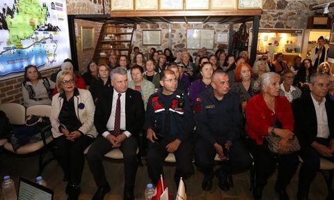 Edremit Ticaret Odası'ndan 'Dünya Bir Yana, Ben Bir Yana' Söyleşisi