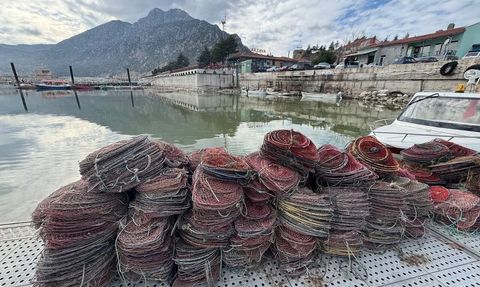 Eğirdir Gölü'nde kerevit avı yasağı başladı