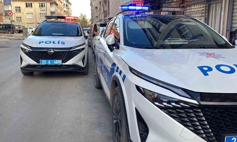 Elazığ’da Şok Olay: Kadın Boğazını Kesti