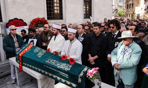 Engin Çağlar, Türk Sinemasının Usta İsimlerinden Biri Olarak Son Yolculuğuna Uğurlandı