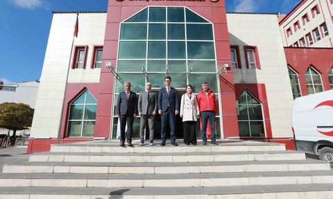 Erciş'te "Hedef 1918 Ünite Kan, Sen de Bir Cana Umut Ol" kampanyası başladı