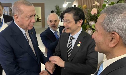Erdoğan, G20 Zirvesi için bulunduğu Güney Afrika'da Singapur Başbakanı Wong’u kabul etti