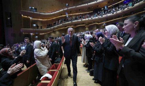 Erdoğan: Türkiye’de uyanışı başlatmaya bir şule yeter