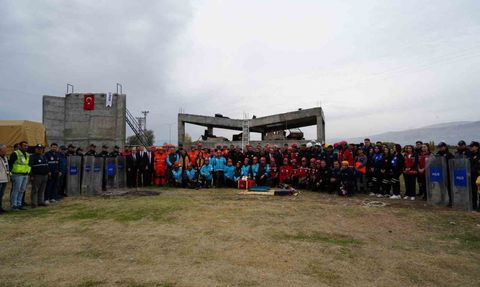 Erzincan'da Gerçekçi Deprem Tatbikatı
