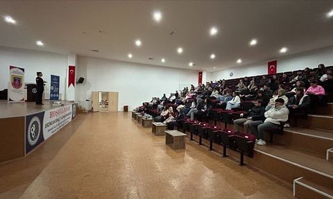 Erzincan Jandarma, Hacı Ali Akın Meslek Yüksekokulu Öğrencilerine 6284 ve KADES Eğitimi Verdi