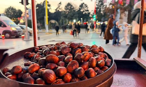Erzincan sokaklarında kestane tezgâhları: Kışın şifası tezgâhlarda