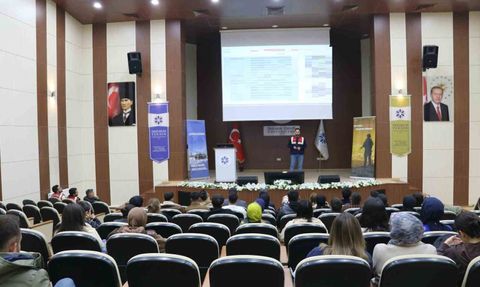 Erzurum'da jandarmadan öğrencilere madde bağımlılığı semineri