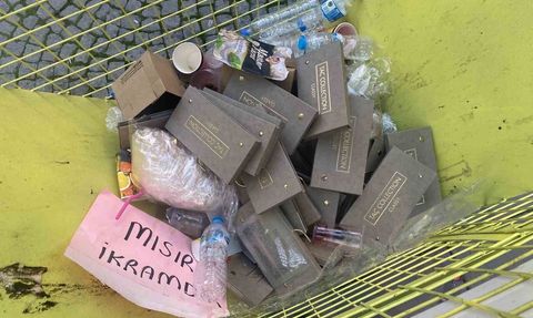 Eskişehir'de kalp şekilli geri dönüşüm kafesi çöplerle doldu