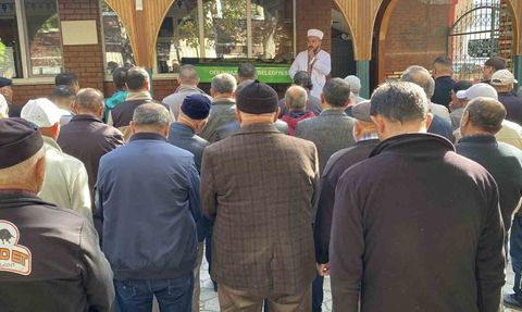 Eskişehir'de Korkunç Cinayet: Anne Toprağa Verildi, Oğlu Adliyeye Sevk Edildi