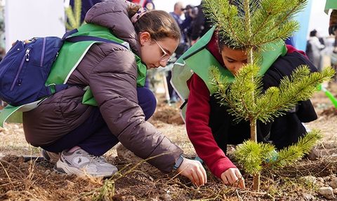 ETÜ Kampüsünde 3000 Fidan Toprakla Buluştu