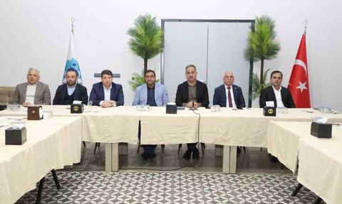 Eyyübiye’de Belediye ve Esnaftan Ortak Temizlik Seferberliği