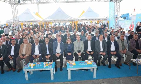 Fatma Şahin Nizipli çiftçilerle mazot desteği töreninde buluştu