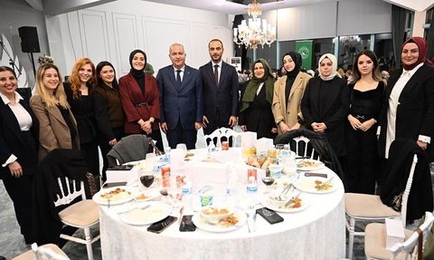 Gaziosmanpaşa Başkan Vekili Eray Karadeniz 24 Kasım Öğretmenler Günü’nü kutladı