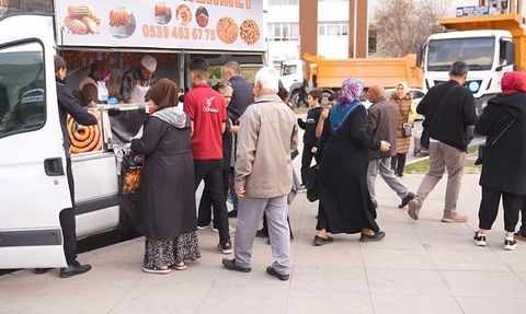 Gölbaşı Belediyesi'nden Atatürk ve şehitler için anma etkinliği