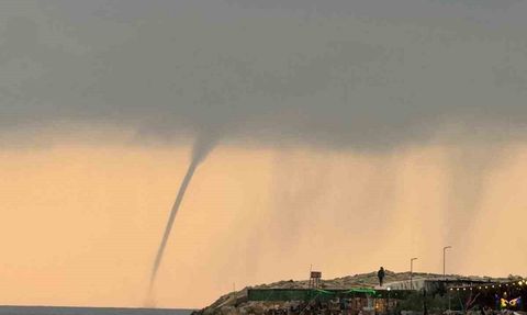 Hatay açıklarında deniz yüzeyinde hortum görüntülendi