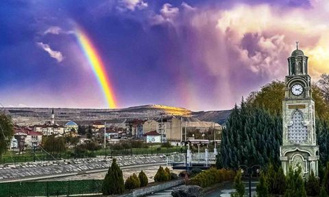 Hisarcık’ta Saat Kulesi Üzerinde Gökkuşağı Kartpostalı
