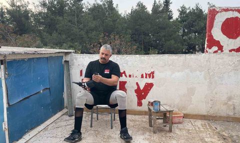 İki Ayağını Kaybeden Gazi Mehmet Orçan Güvercinlerle Hayata Tutundu