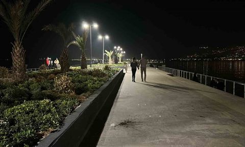 İskenderun Sahili Yenileme Sonrası Ziyaretçiden Tam Not Aldı