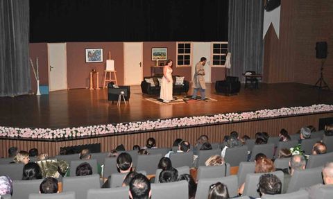 Isparta Belediyesi Şehir Tiyatroları "Eyvah Yine Karıştı" ile perdelerini açtı