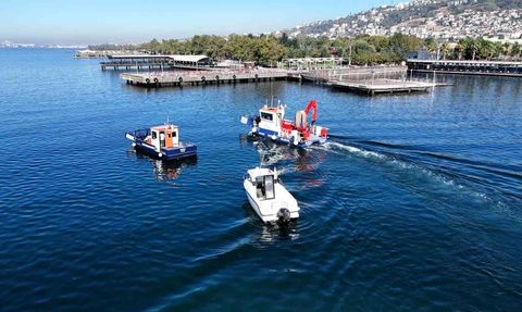 İzmit Körfezi'nden 7 bin 90 metreküp atık ayrıştırıldı