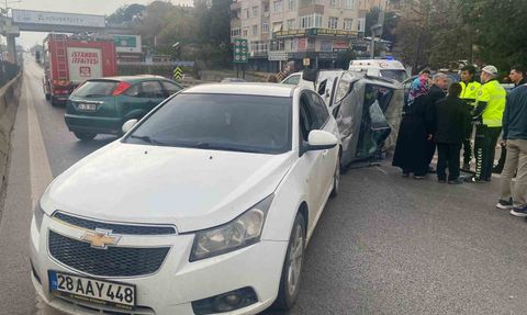 Kadıköy'de 3 Araçlı Kaza İnanılmaz Şans: Yaralı Yok