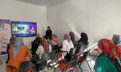 Kadınlar 25 Kasım etkinlikleriyle Kadın Yaşam Merkezlerinde bir araya geldi