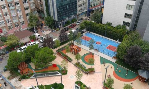 Kağıthane'ye 100 bin metrekarelik yeni meydanlarla sosyal yaşam canlandı