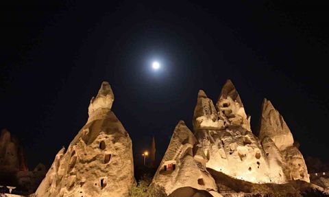 Kapadokya'da Kunduz Süper Ay Coşkusu