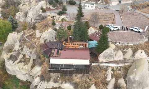 Kapadokya'da Ortahisar'daki izinsiz kafe için yıkım kararı