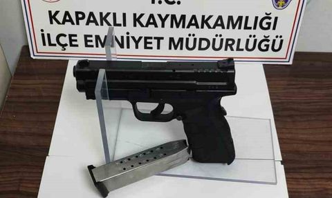 Kapaklı’da aranan şüpheli yakalandı, ruhsatsız silah ele geçti