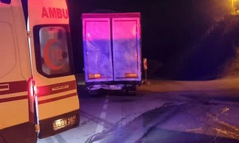 Karabük’te arkadan çarpma: Kamyon sürücüsü yaralandı